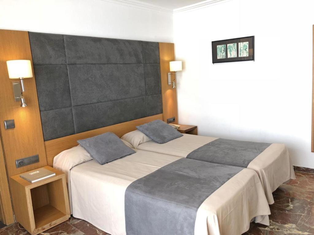 
 Double Room (Single Use)

