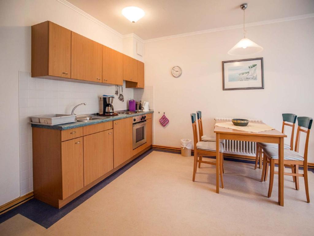 Dünenpark Binz - Klassik Ferienwohnung mit 1 Schlafzimmer und Terrasse im Erdgeschoss 100 - Appartement Avec Terrasse