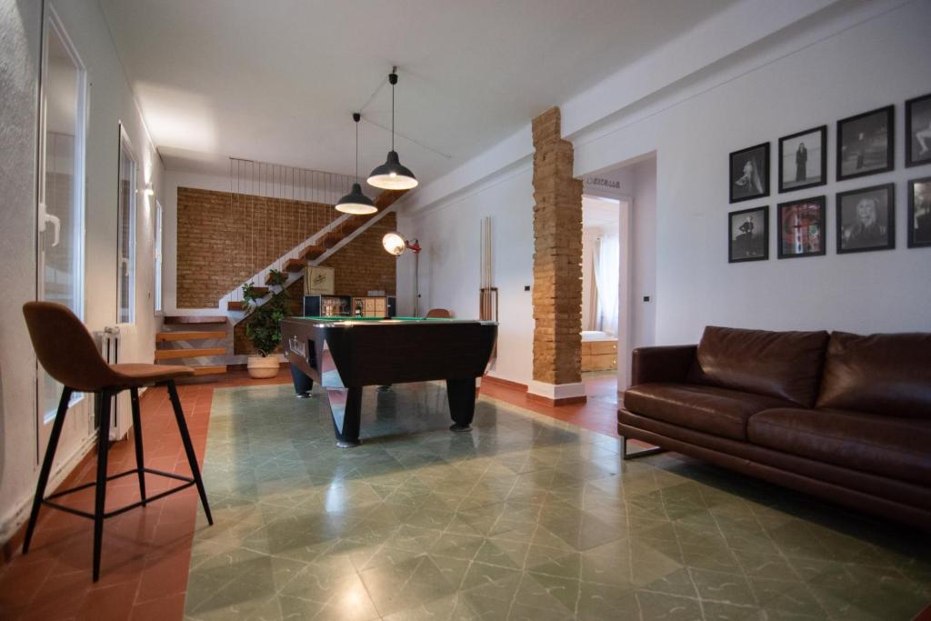 Posedenie v ubytovaní VILLA DEL RIU