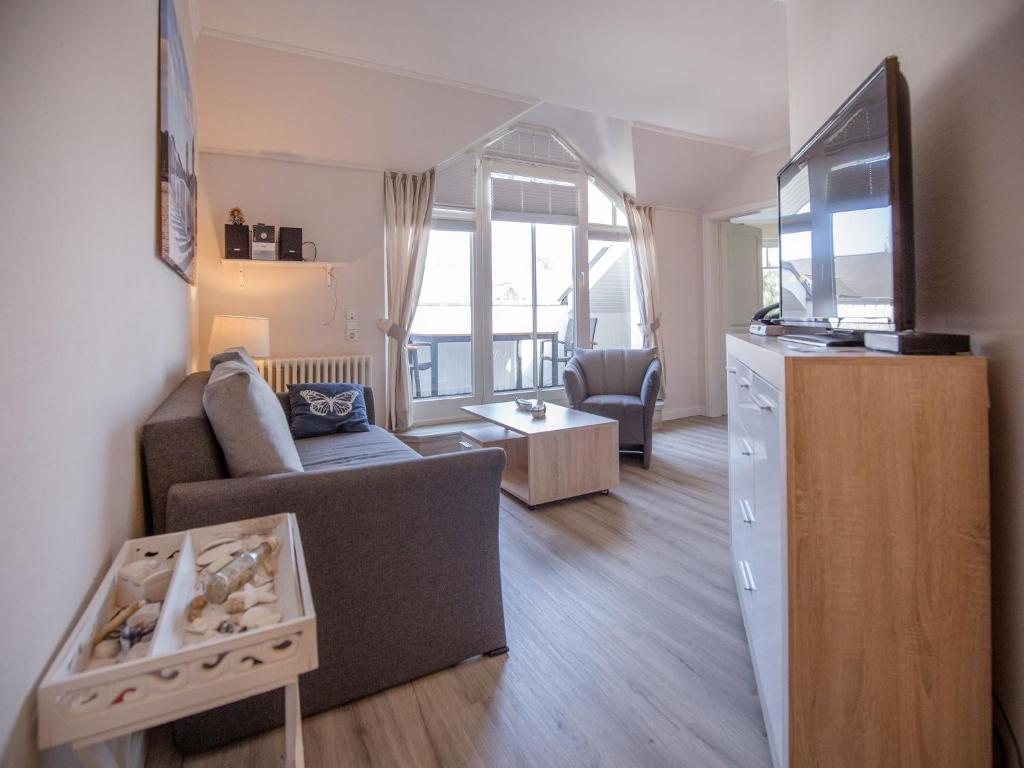Posezení v ubytování Dünenpark Binz - Komfortplus Ferienwohnung mit 1 Schlafzimmer und Balkon im Dachgeschoss 173