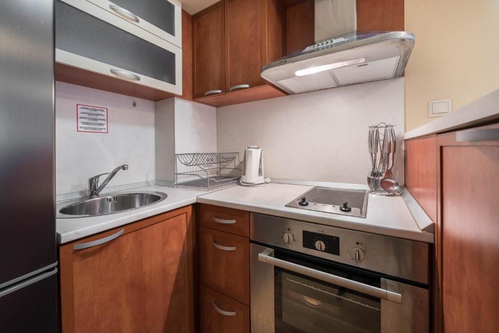 Golden Sands Rentals Apartments - Appartement Avec Vue Sur Le Jardin