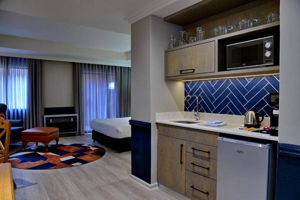 Courtyard Hotel Rosebank - Studio