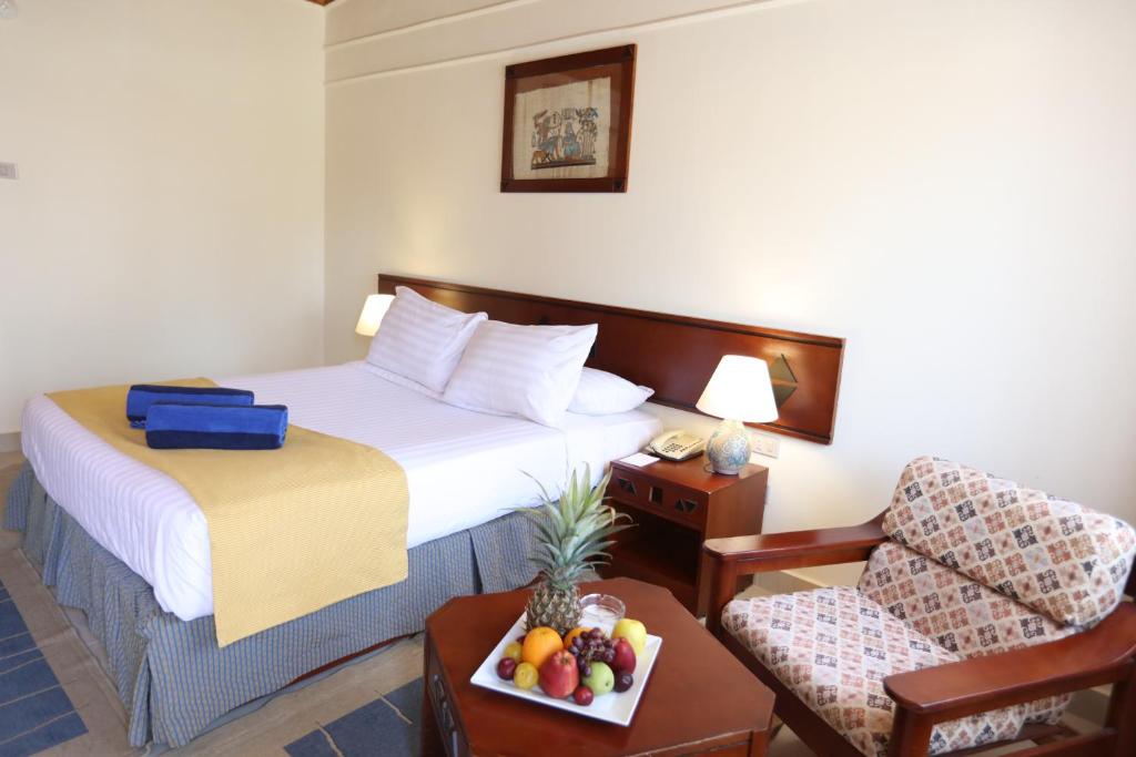 Кровать или кровати в номере Nuweiba Club Resort