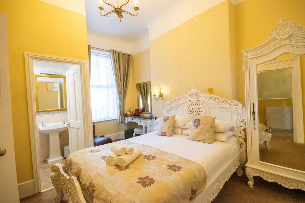 Newton Abbot Bed and Breakfasts at the Best Price | cozycozy
