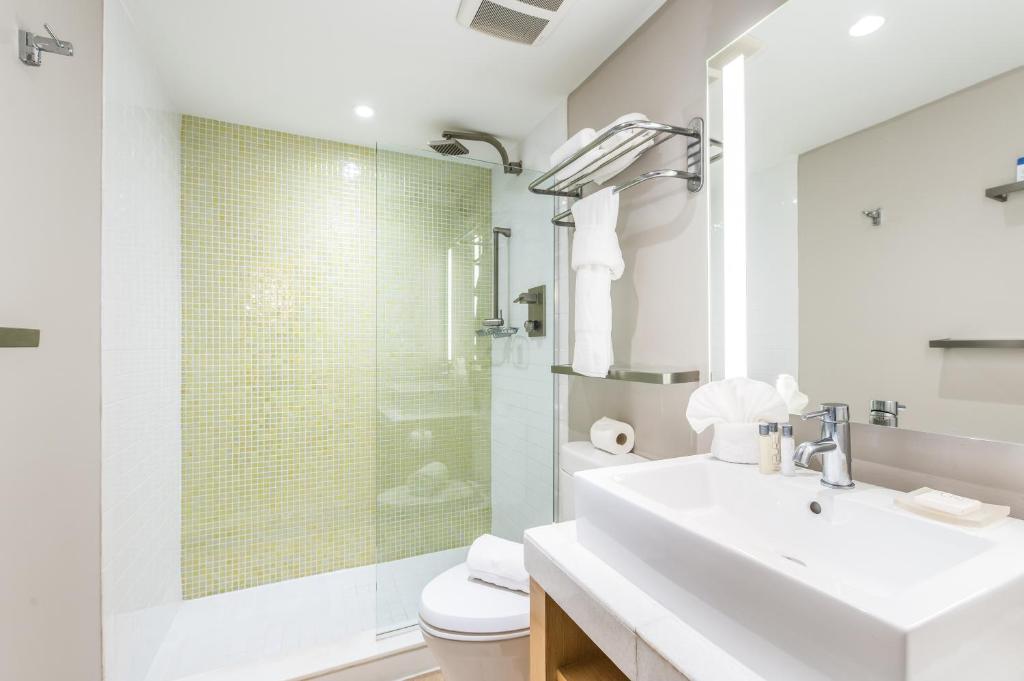 The Landon Bay Harbor-Miami Beach - Standard King Room - Non Smoking