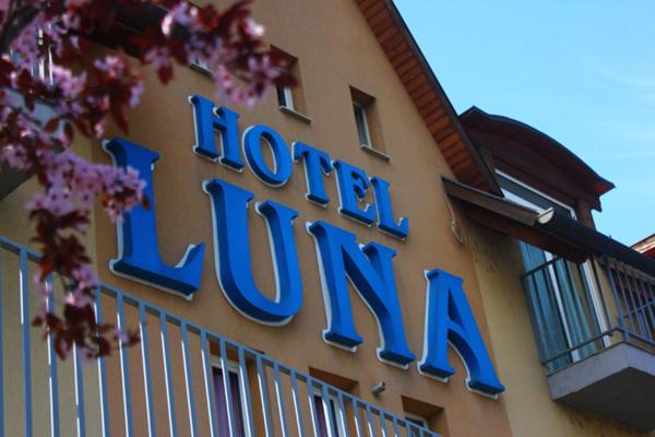 Certifikát, hodnocení, plakát nebo jiný dokument vystavený v ubytování Hotel Luna Budapest