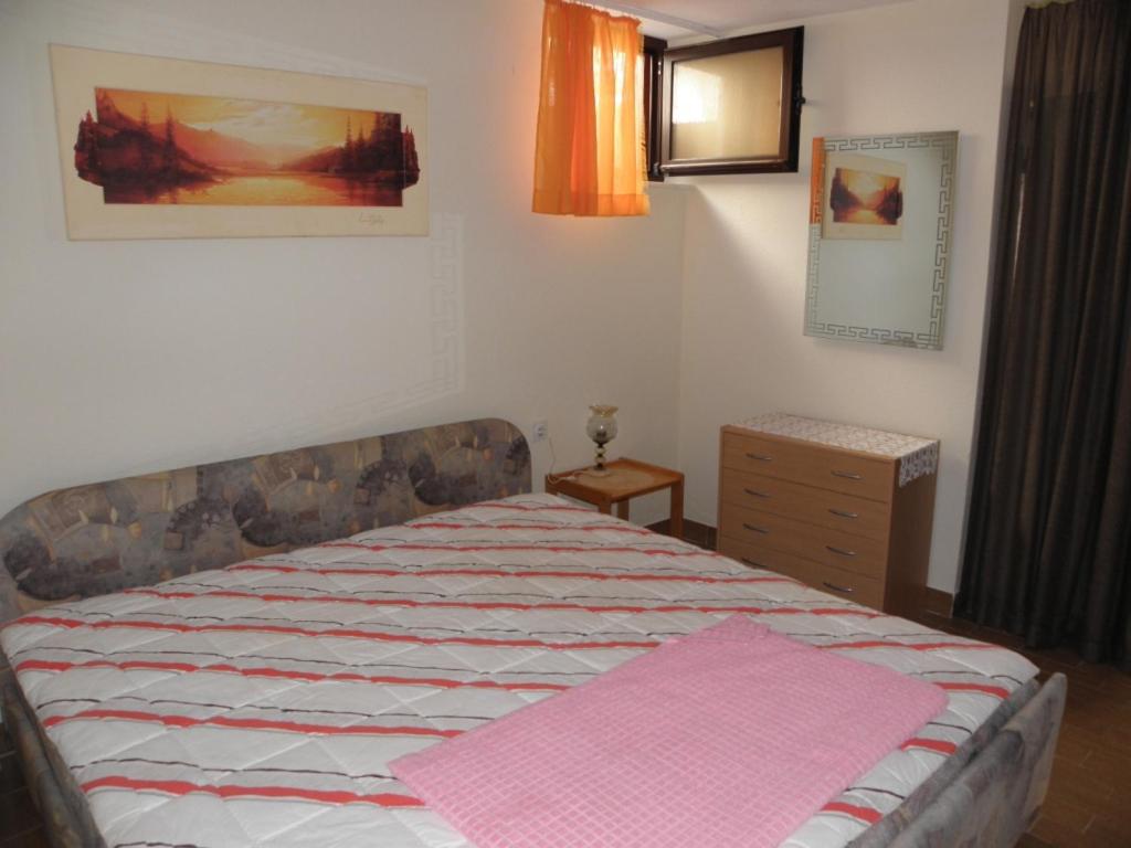 Posteľ alebo postele v izbe v ubytovaní Apartments Milan in Baska (863)