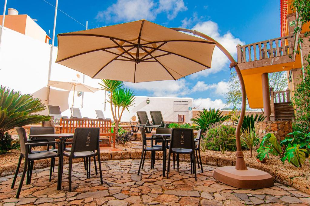 Un patio o zona al aire libre en Hotel El Tejar & Spa