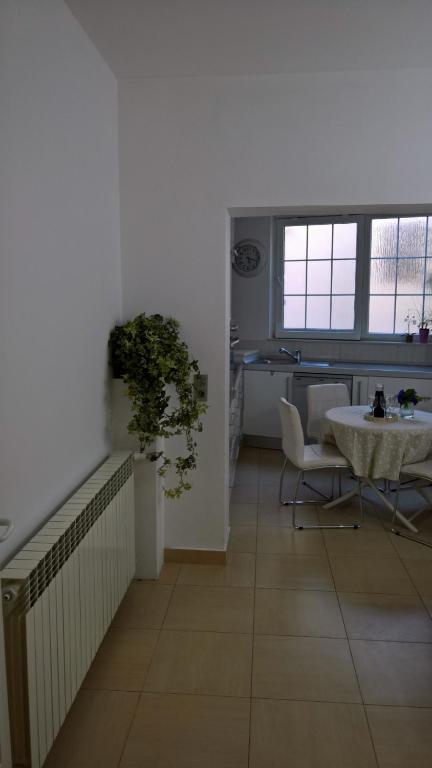 Posedenie v ubytovaní Beachfront Apartment with seaview 3425-12