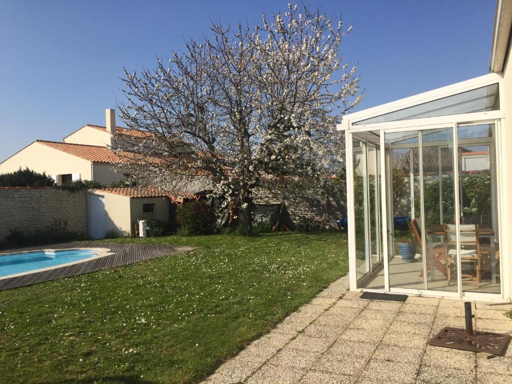 Maison + piscine chauffée près La Rochelle