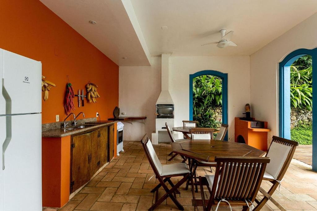  Fazenda Colonial na praia Domingas Dias em Ubatuba