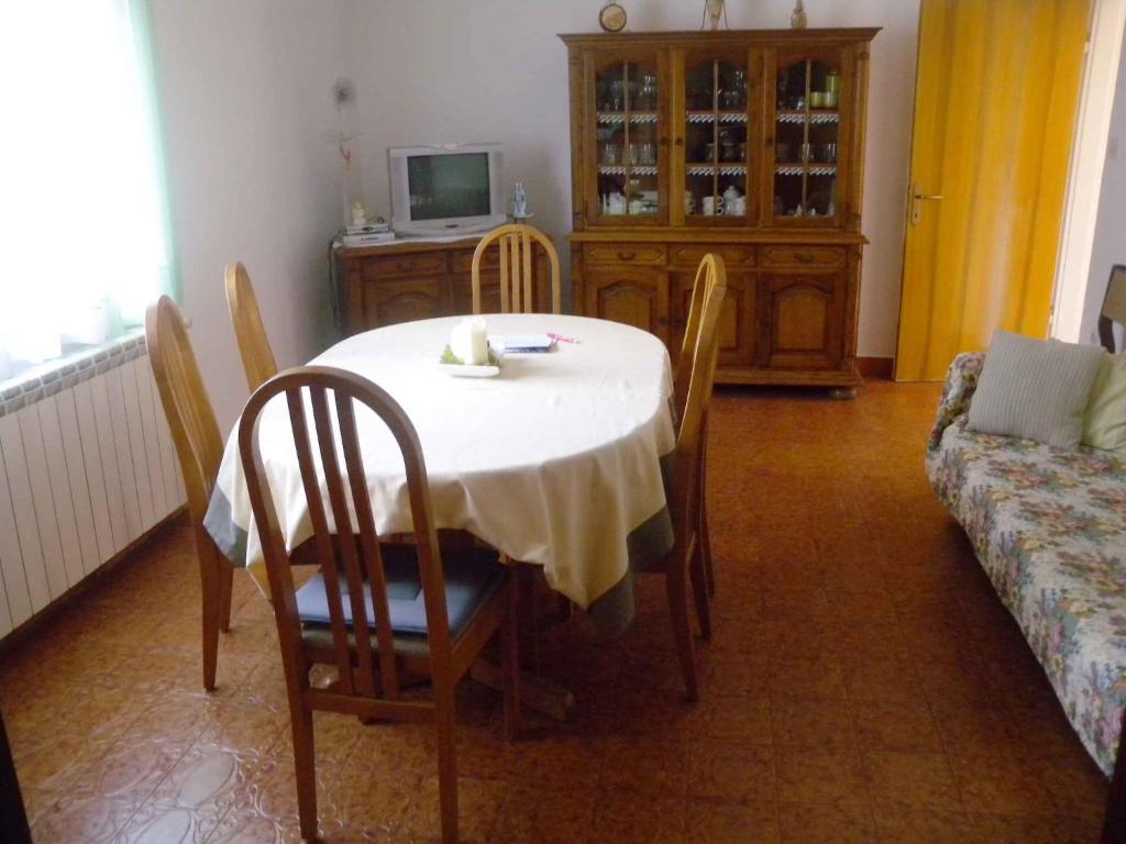 Posedenie v ubytovaní Apartment Kampor 5