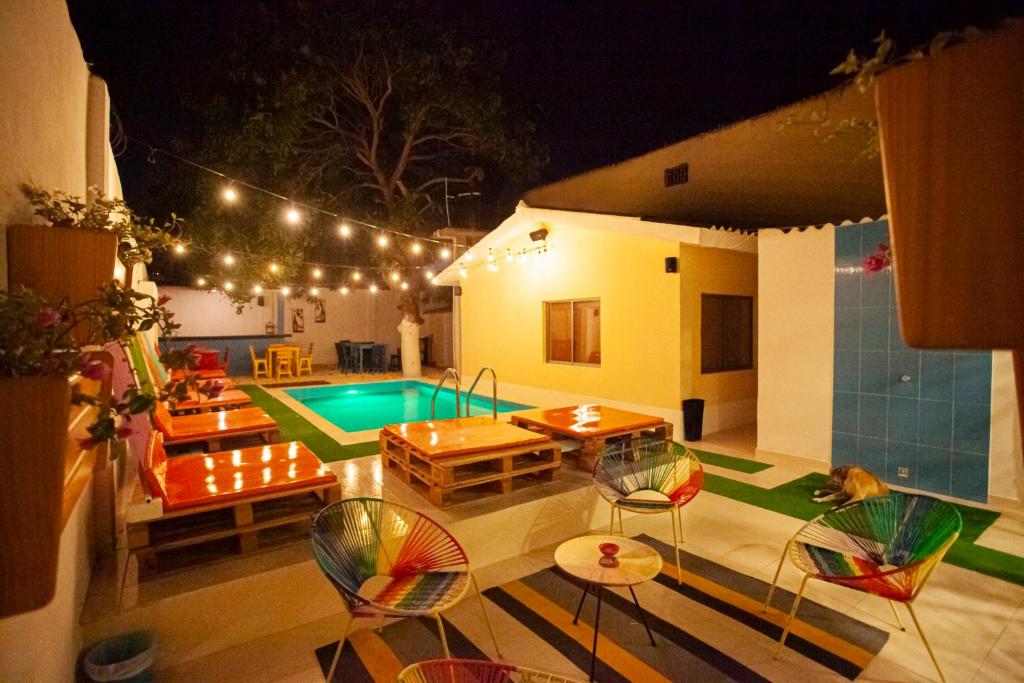 Bazén v ubytování Hostal El Bando nebo v jeho okolí