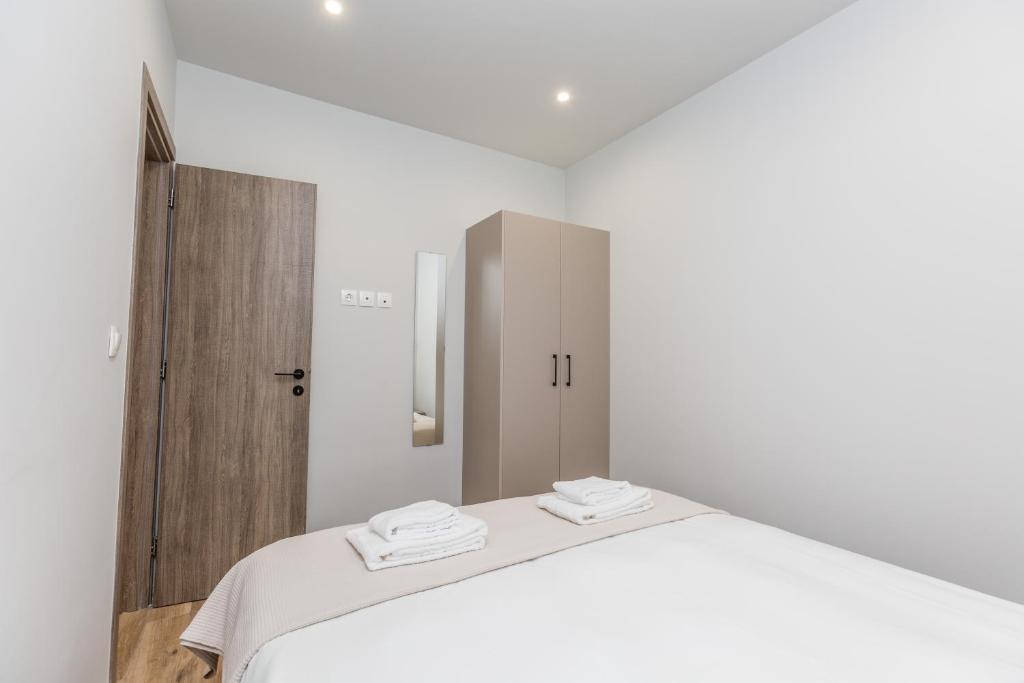 Raise Athens Metro Apartments - Penthouse Apartment