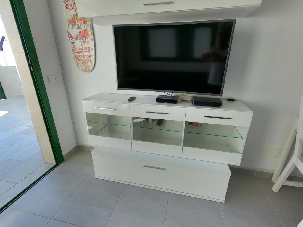 TV a/nebo společenská místnost v ubytování Sonneland Canary Spa