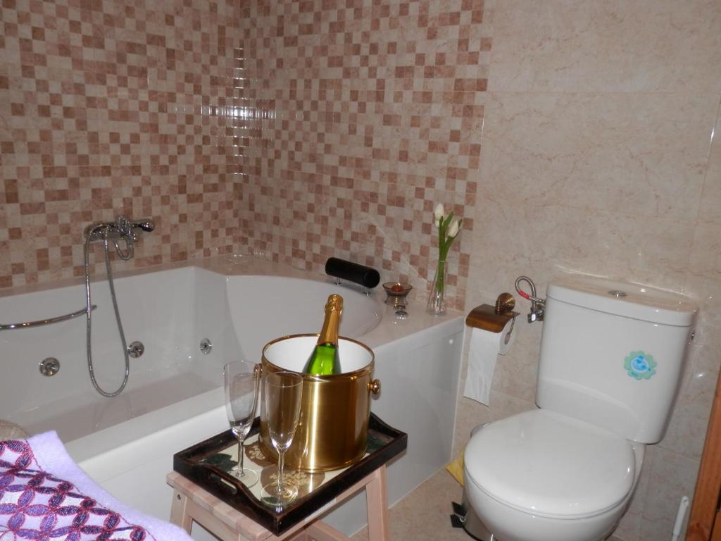 Un baño de Casa Rural El Dolmen