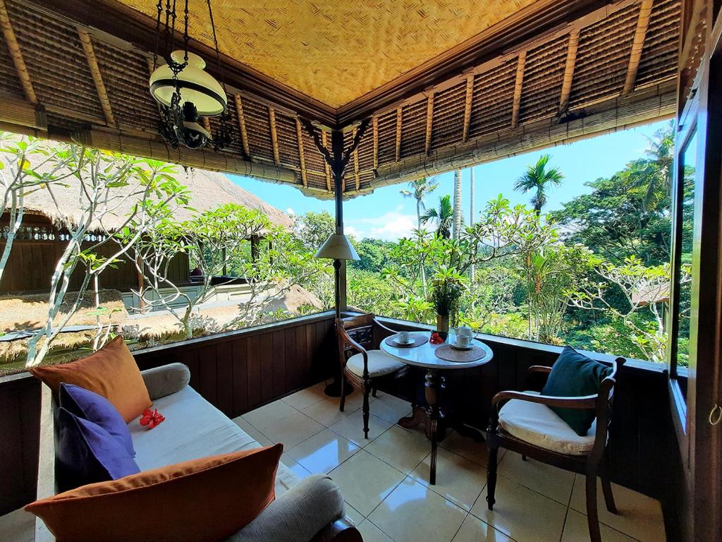 Posezení v ubytování Alam Indah Ubud