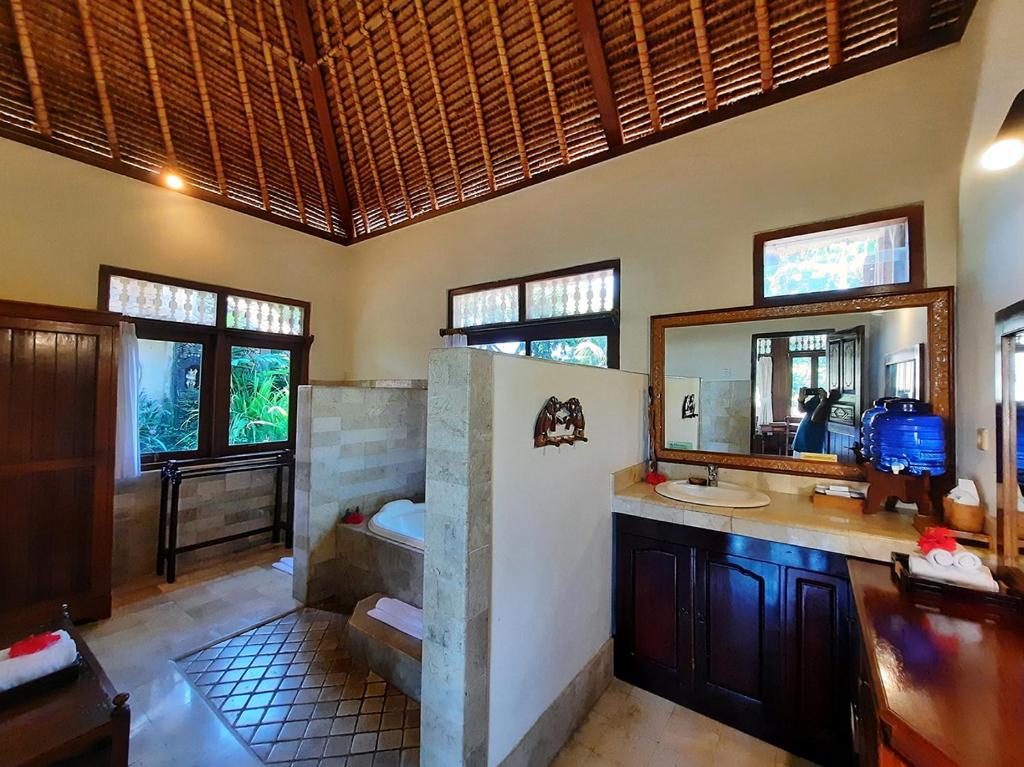 Kuchyň nebo kuchyňský kout v ubytování Alam Indah Ubud