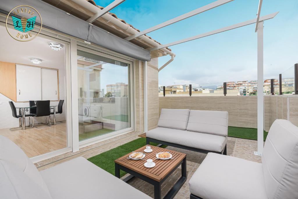 Luxury Home With Terrace, Málaga – Bijgewerkte prijzen 2022