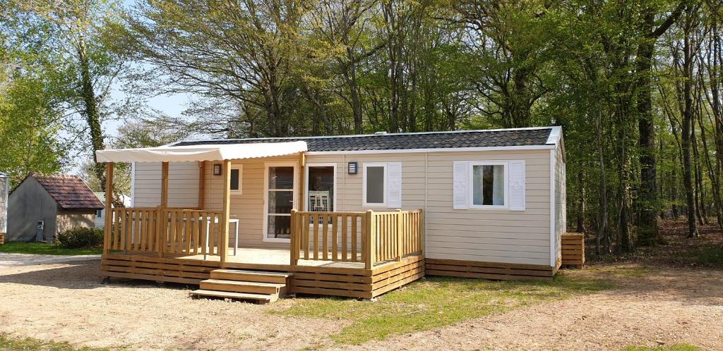 Photo de la galerie de l'établissement Mobil Home XXL2 4 chambres - Camping Les Bois du Bardelet, à Poilly-lez-Gien