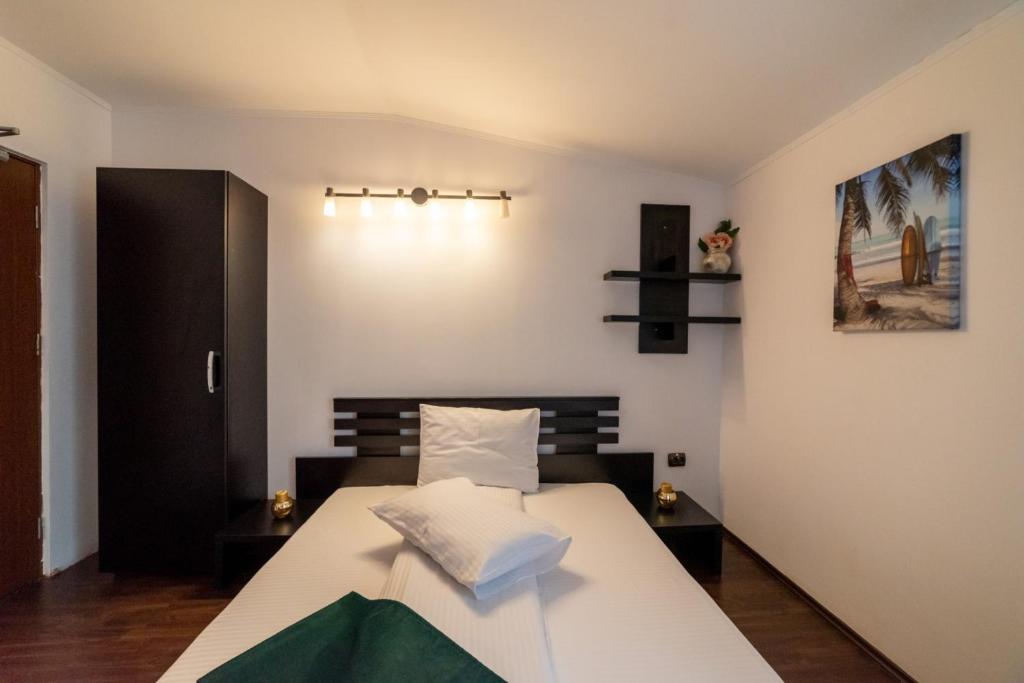 Escala Rooms - Quarto Duplo Com Banheiro Privativo