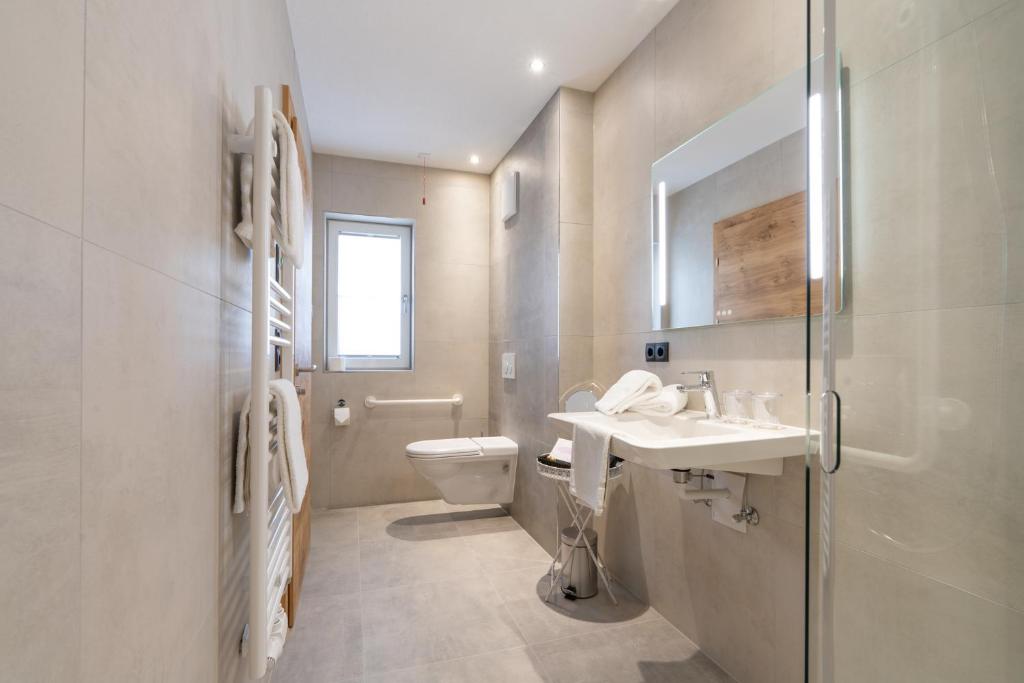 A bathroom at Hotel Bergmahd