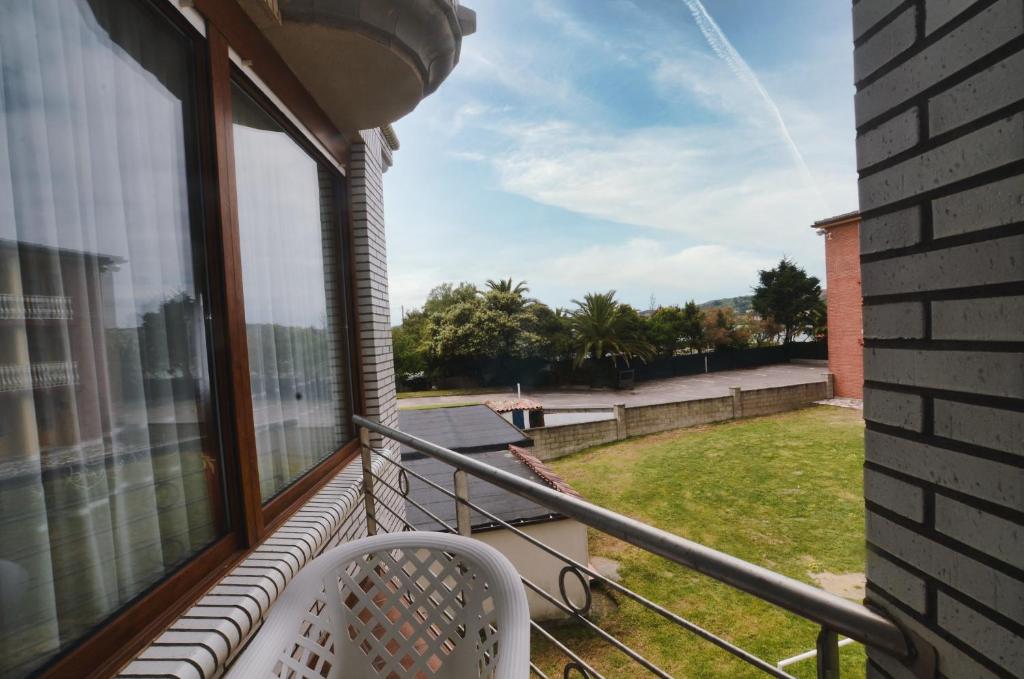 A balcony or terrace at Apartamentos Pineda