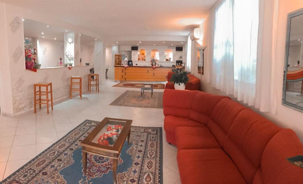 A seating area at Hotel Admiral