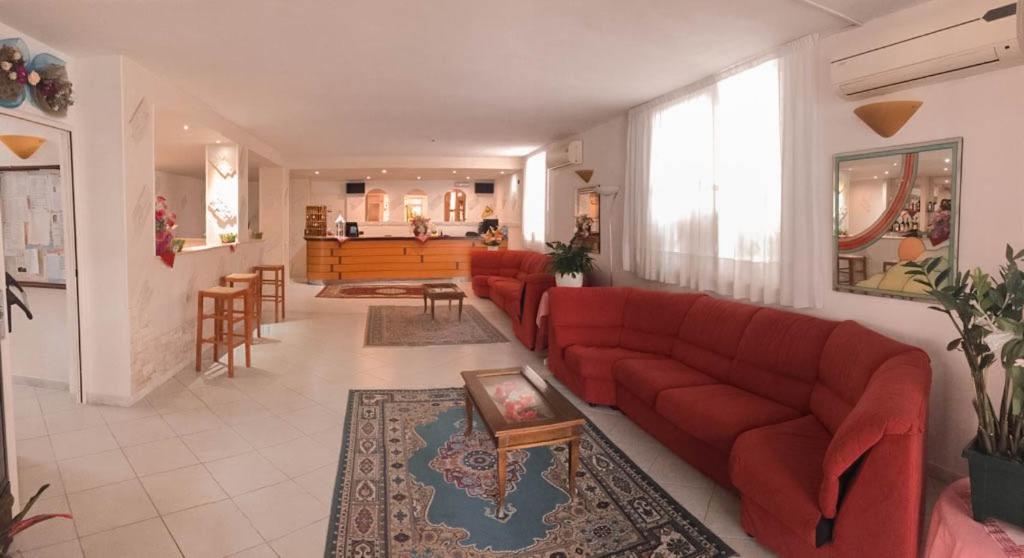 A seating area at Hotel Admiral