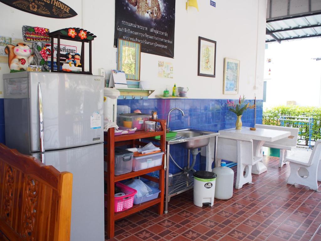 Una cocina o cocineta en Runa Runa The Best Samed Island