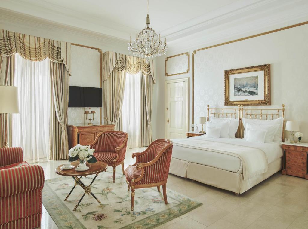 
Junior Suite with Lake View
