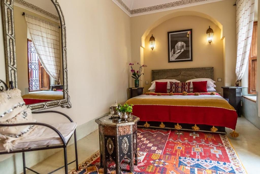 Postel nebo postele na pokoji v ubytování Riad Smara