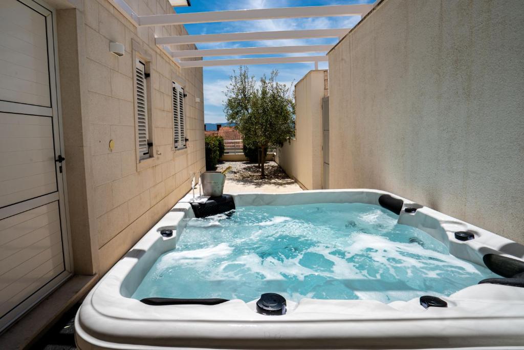 Fotografie z fotogalerie ubytování Apartments Villa Azzurra Bol v destinaci Bol