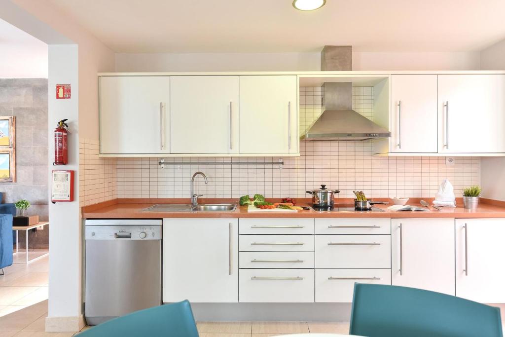 A kitchen or kitchenette at Albatross by VillaGranCanaria