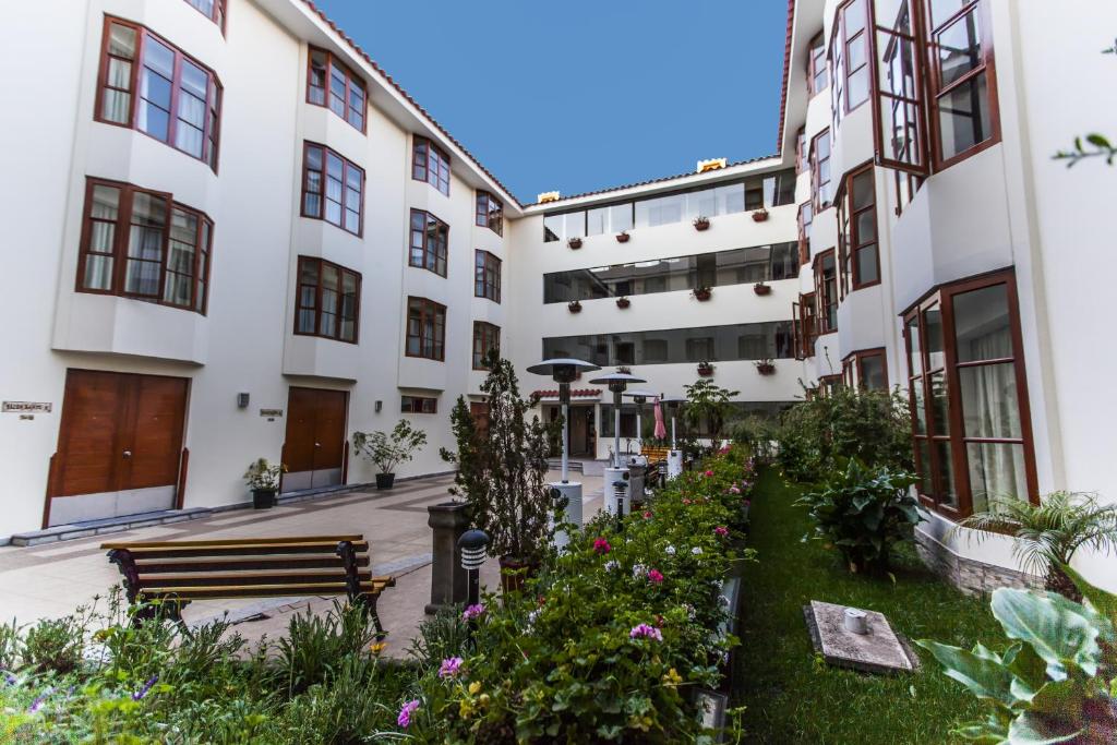 Budova, kde se hotel nachází