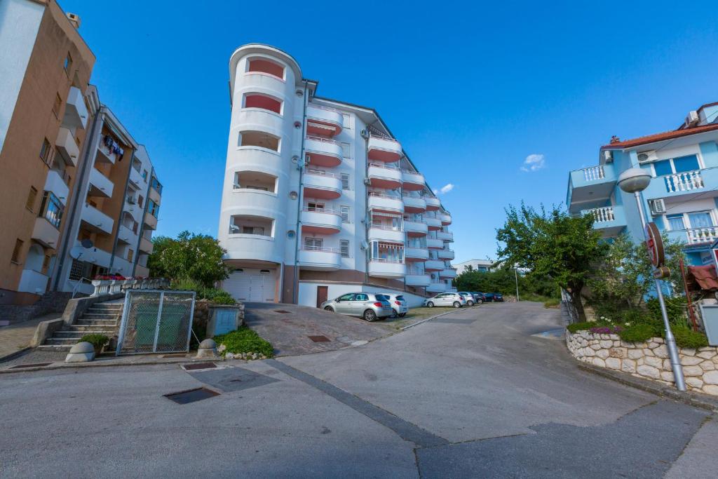 Budova, v ktorej sa apartmán nachádza