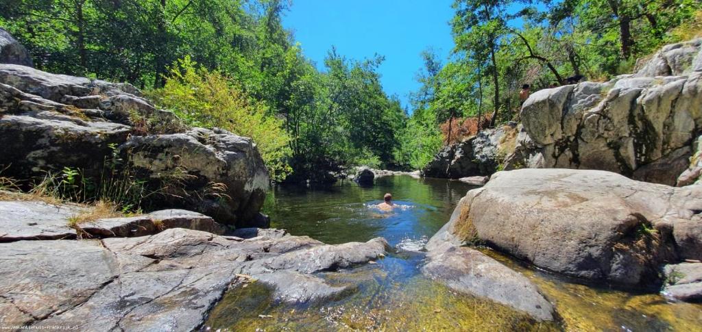 Romantic cottage in the Ardeche with free WiFi and TV - Maison De Deux Chambres