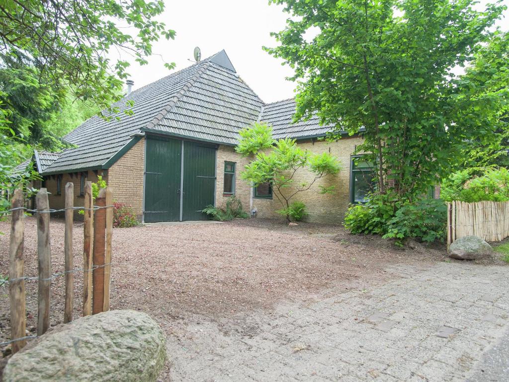 Zahrada ubytování Farmhouse in Waskemeer with Large Garden