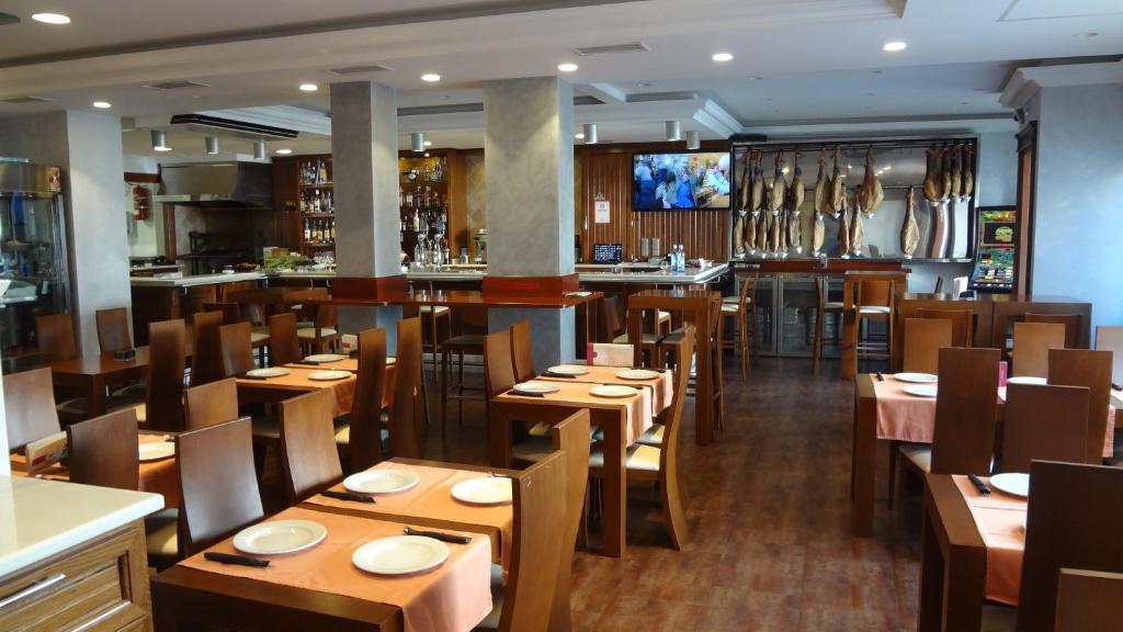 Restauracja lub miejsce do jedzenia w obiekcie Hotel El Volao