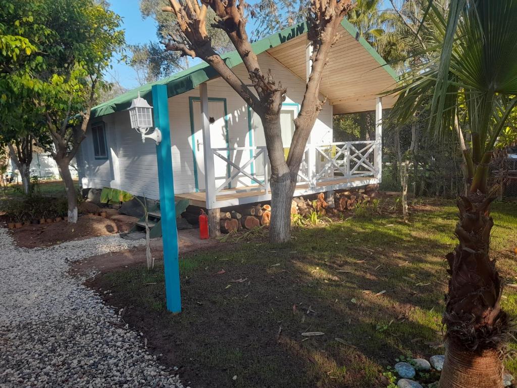 Zahrada ubytování Bellerofon Beach Otel