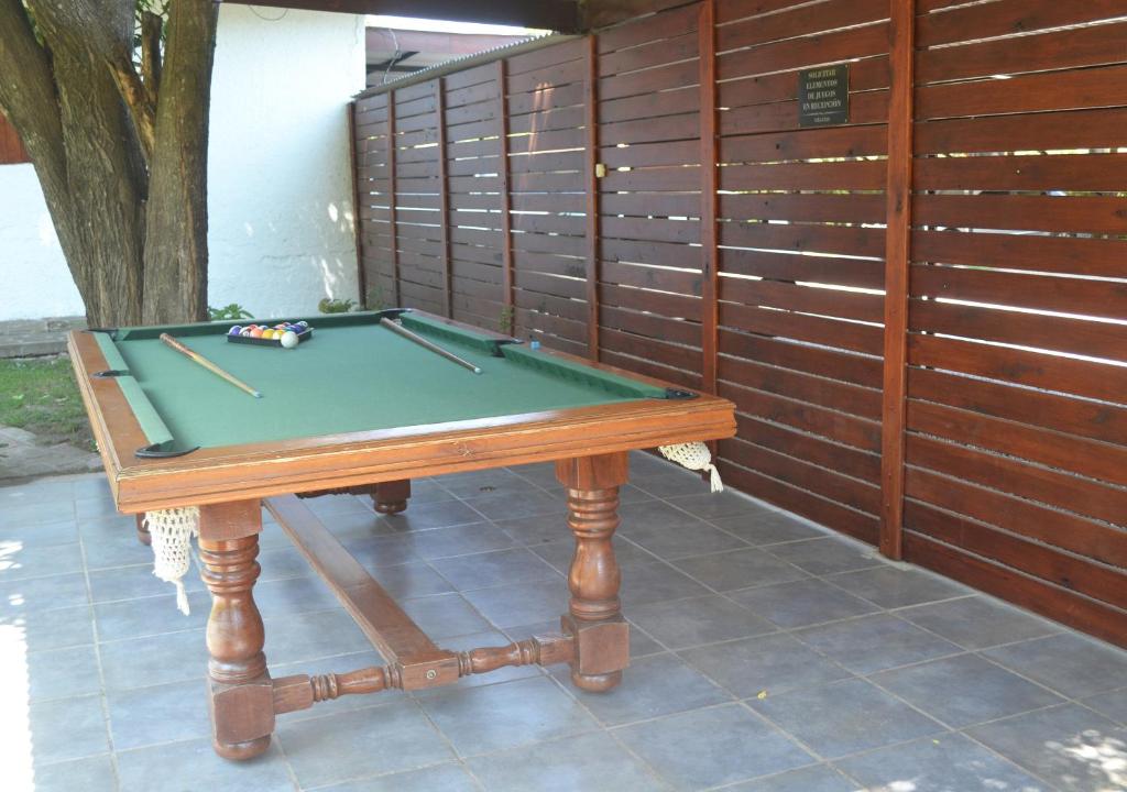 Biliár nebo kulečník v ubytování Windmuhle Apart Hotel & Spa