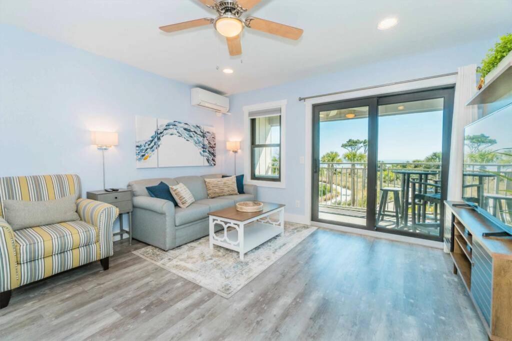 Direct Oceanfront Villa - Heated Pool & Breathtaking Ocean View photo