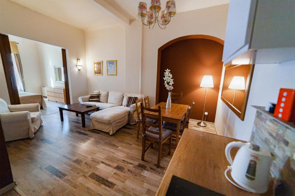 Posedenie v ubytovaní Lounge Apartments