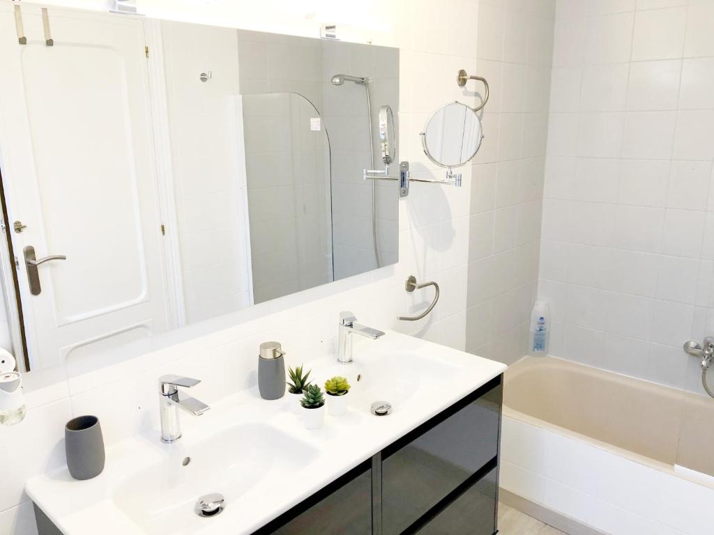 Apartamento Turistico Los Viaductos (España Albentosa ...