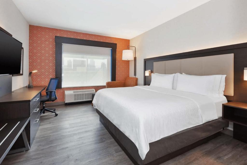 Holiday Inn Express & Suites Jersey City - Holland Tunnel, an IHG Hotel - 