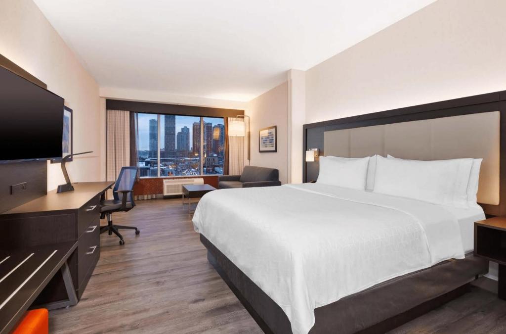 Holiday Inn Express & Suites Jersey City - Holland Tunnel, an IHG Hotel - 