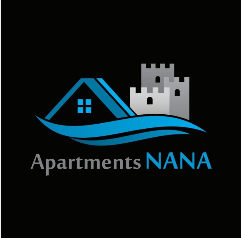 ein Schloss auf dem Wasser mit den Worten Appartements nana in der Unterkunft Apartments NANA in Golubac