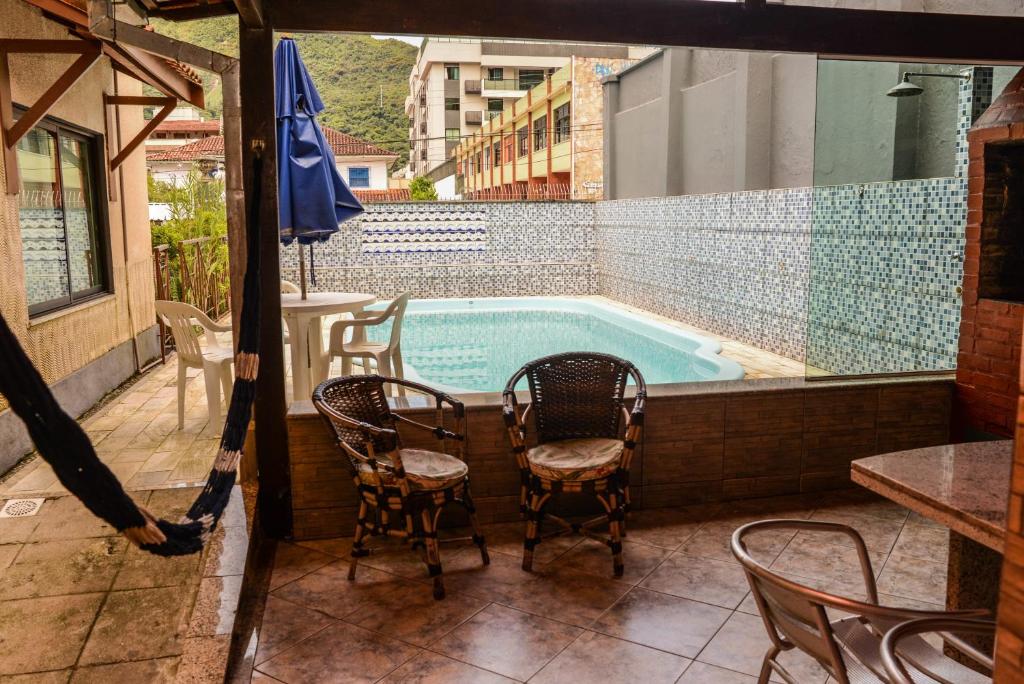  SUPER CASA de 10 suítes no coração de Teresópolis
