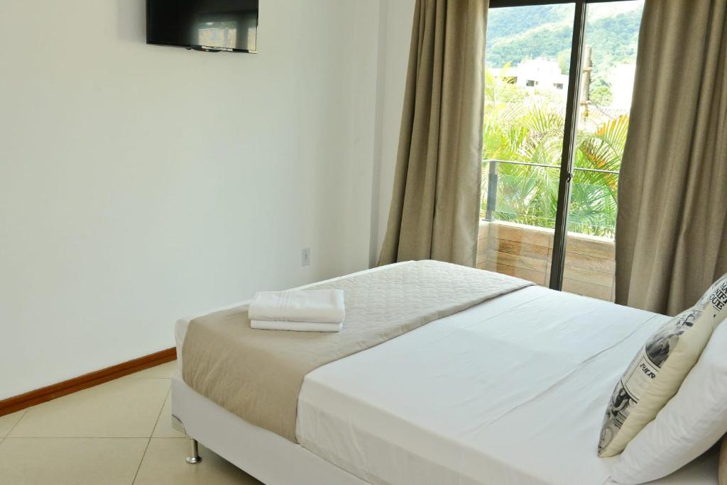  SUPER CASA de 10 suítes no coração de Teresópolis