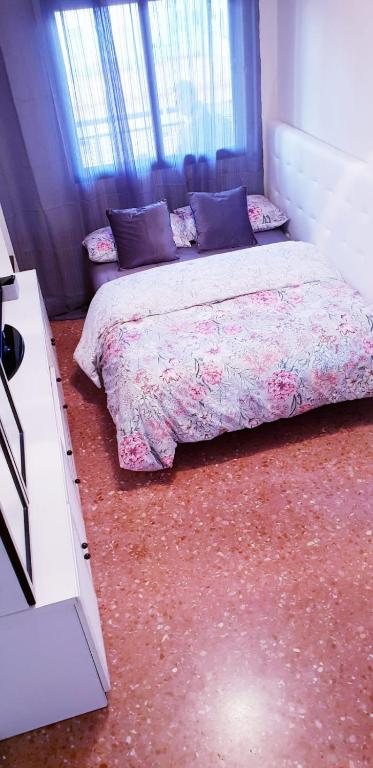 Krevet ili kreveti u jedinici u okviru objekta Habitacion privada Valencia